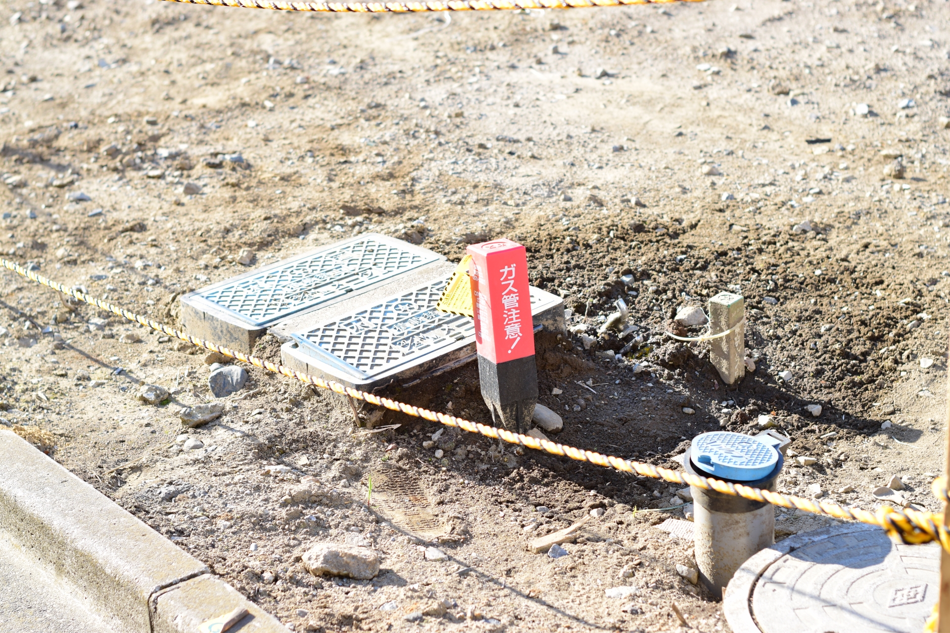 100mの水道引き込み工事
