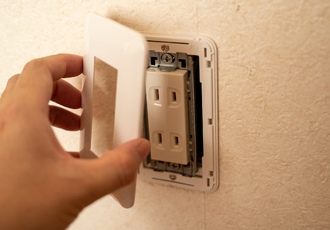マンションリフォームの電気工事費用相場